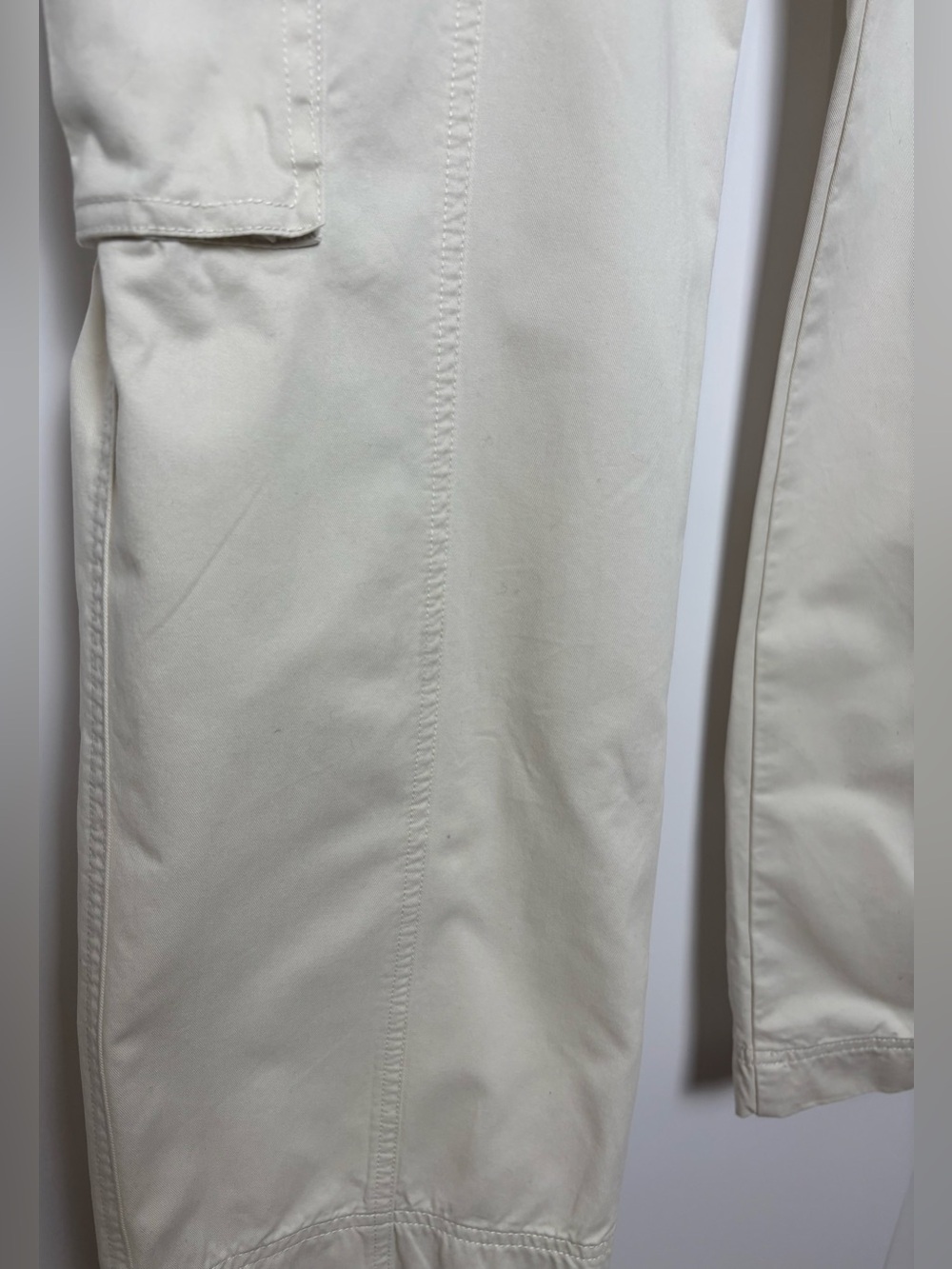 Abercrombie & Fitch Light Beige Wide Leg Cargo Pants - Picture 8 of 10